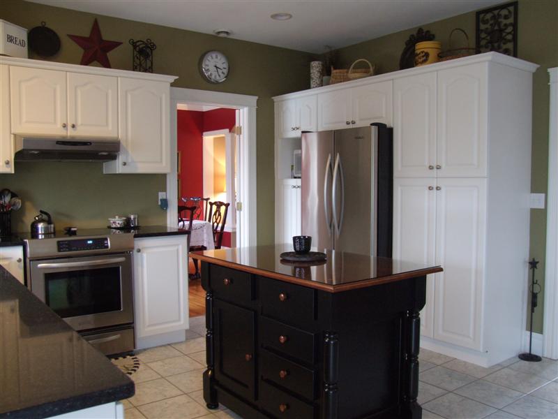 Dartmouth’s Kitchen Cabinet Refacing: A Success Story
